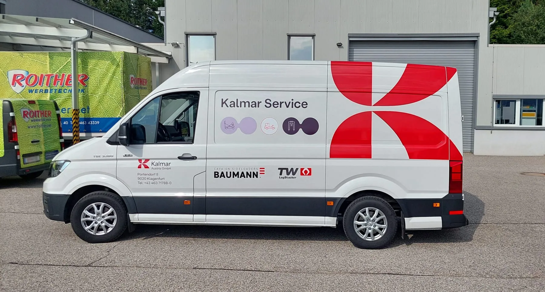 Fertig beschrifteter MAN TGE von Kalmar