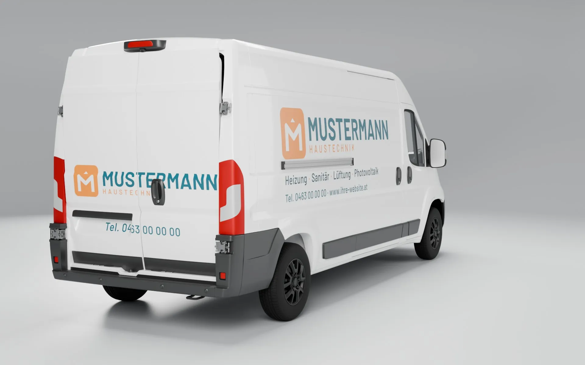 Transporter der Musterfirma schräg von hinten, mit einfacher Beschriftung: Schrift und Logo aus Folie, das Auto behält seine Farbe